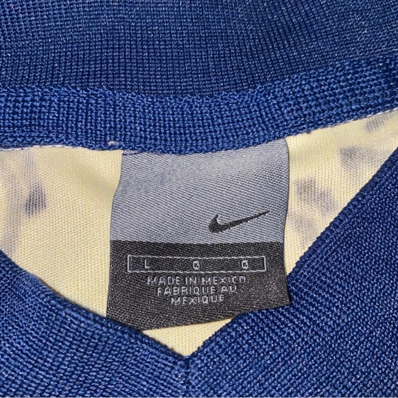 Club America signed jersey - Picture 4 of 4